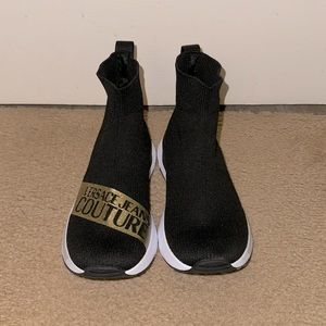 Versace Jeans Couture shoes size 7 US; however, they run large.